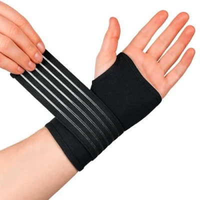 Afbeelding van Actesso Elastische polsbrace voor gewrichtspijn, ideaal verstuikingen, herhaald microtrauma, tendinitis en sportblessures, rechter of linkerhand, M, zwart