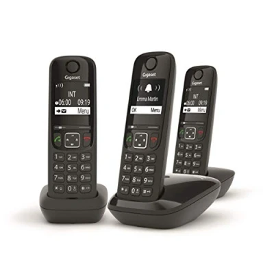Image de Gigaset AS690 Trio Téléphone sans Fil : Trois Portables pour appels internes et externes en parallèle, Mains Libres Haute qualité, Clavier éclairé Grand écran, Noir (Produit d&#039;import Italie)