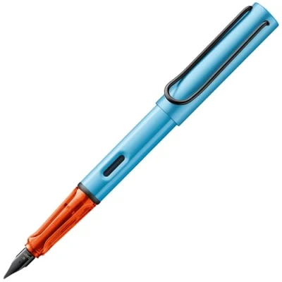 Afbeelding van Lamy AL star Denim Vulpen met ergonomische handgreep en stalen veer in maat M lichte aluminium behuizing T 10 blauwe cartridge rechtshandig