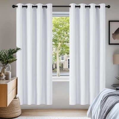 Afbeelding van Deconovo Verduisteringsgordijn met Ringen, Kant en Klaar, Gordijn Warmte isolatie voor Woonkamer Slaapkamer, Kerst Gordijnen, 107x160 cm (B x H), Grijswit, 2 stuks
