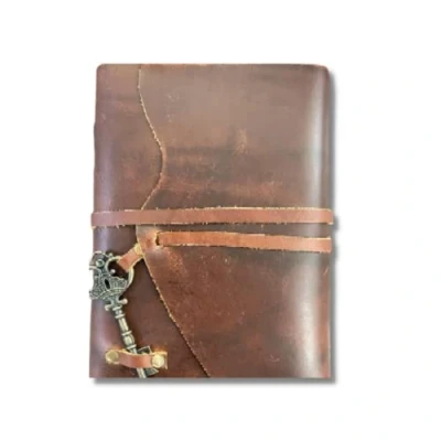 Afbeelding van OVERDOSE vintage Meraf Leather Journal with Key antiek handgemaakt deksel rand papier leer gebonden dagboek schetsboek van tekendagboek 12,7 cm x 17,8