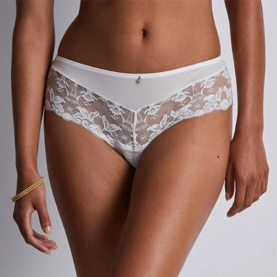 Afbeelding van Aubade dames St Tropez shorty van kant in de kleur Wit, maat: 42