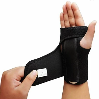 Afbeelding van Afneembare rechter of linkerpolssteun voor carpaal tunnelsyndroom, tendinitis, muissyndroom en sportblessures (1 artikel), rechterhand