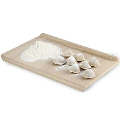 Afbeelding van KADAX Noedelplank, houten bakplank van hoogwaardig populierenhout, deegplank met aanslaglijsten, traditionele voor pasta, cake, deegzakken (beide zijden, 40 x 60 cm)