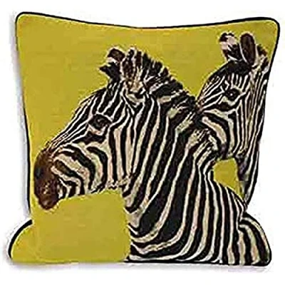 Afbeelding van Paoletti Fluwelen kussensloop met biezen, Twin Zebra 45 x cm, limoen