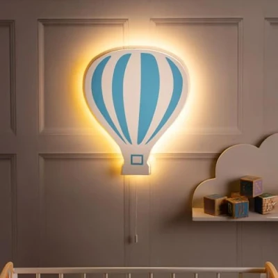 Afbeelding van Marco Paul houten nachtlampje in de vorm van een heteluchtballon voor kinderkamer, slaapkamerdecoratie, blauw en wit bedlampje