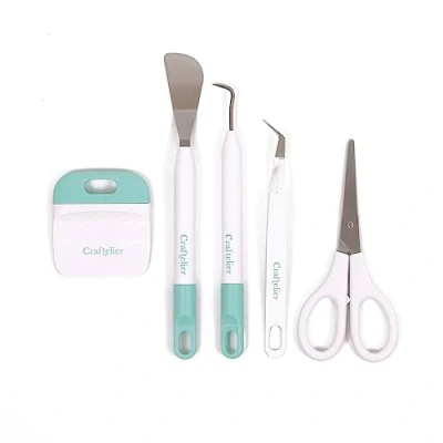 Afbeelding van Craftelier Set van 5 basisgereedschappen voor verschillende scrapbooking materialen en knutselwerk zoals vinyl papier schaar, spatel, haak, schraper tang wit turquoise