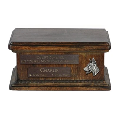 Afbeelding van Persoonlijke houten urn hond voor Dobermann as met gravure