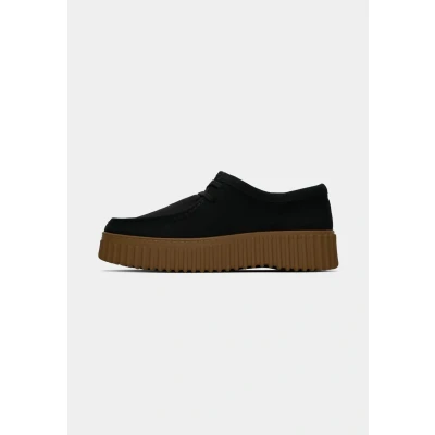 Afbeelding van Clarks Torhill BEE Sportieve veterschoenen, Dames, Maat: 37, Black Veloursleer