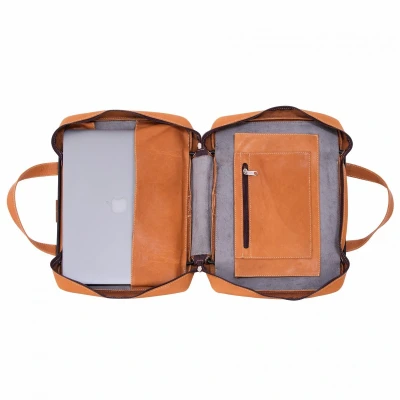Afbeelding van R Go Viva Laptoptas, Full grain leer, Met geïntegreerde laptopstandaard, Schouderband, 15,6 inch, Bruin