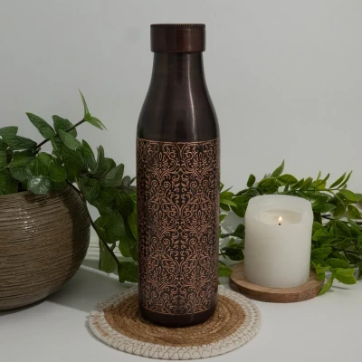Afbeelding van Puur koperen waterfles milky antique gegraveerd ± 950 ml (zware uitvoering)