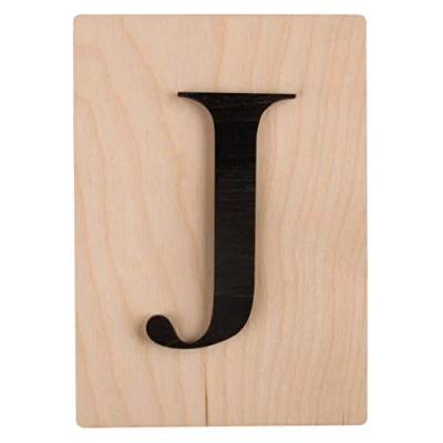 Afbeelding van Rayher FSC Mix Credit houten letter J 10,5 x 14,8 cm, 3D in zwart, letters 3 mm dik, op tegels