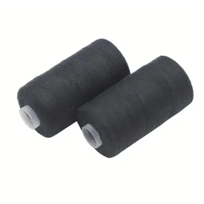 Afbeelding van GOOD STUFF Set van 3 spoelen polyester naaigaren 50 meter voor spoel, perfect hand en machinaal naaien (zwart)