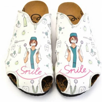 Afbeelding van GOBY Smile Clogs Slippers Hoge kwaliteit Handmade Maat 38