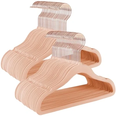 Afbeelding van SONGMICS Kleerhangers voor kinderen, fluweel, met haken in roségoud, antislip, rokken, jurken, broeken, T shirts, lichtroze CRF027P30, 30 stuks