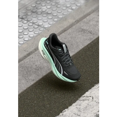 Afbeelding van Magnify NITROâ¢ 3 hardloopschoenen voor Dames, Zwart, Maat 37,5 PUMA