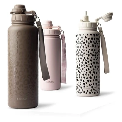 Afbeelding van MAMEIDO Thermosfles met rietje, 700 ml, BPA vrije roestvrijstalen thermosfles, lekvrije drinkfles en draaggreep, waterfles (Wild Allure, 0,7 l)