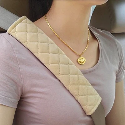 Afbeelding van MIKAFEN Set van 2 comfortabele veiligheidsgordelkussens voor autogordels met haak en gesp, reiskussen (beige)