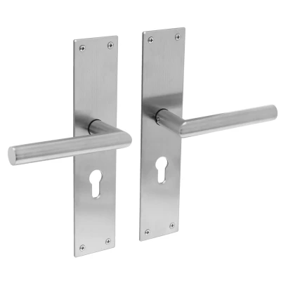 Afbeelding van Intersteel Deurkruk Jura met schild 250x55x2 mm profielcilindergat 55 rvs geborsteld