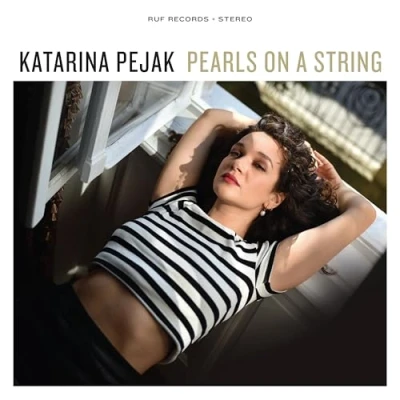 Afbeelding van Pearls On a String
