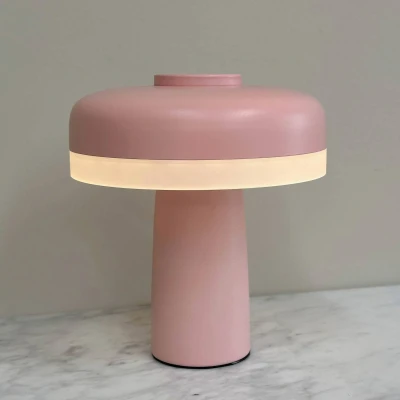 Afbeelding van Dyberg Larsen LED tafellamp Porter, roze, hoogte 16 cm