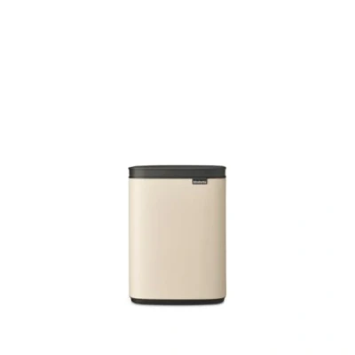 Afbeelding van Brabantia Bo Prullenbak Met Deksel 4 Liter Beige