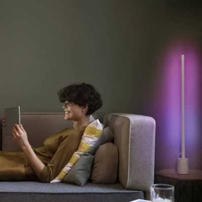 Afbeelding van LEDVANCE SMART+ WIFI LED hoekvloerlamp, slank, wit, 8W
