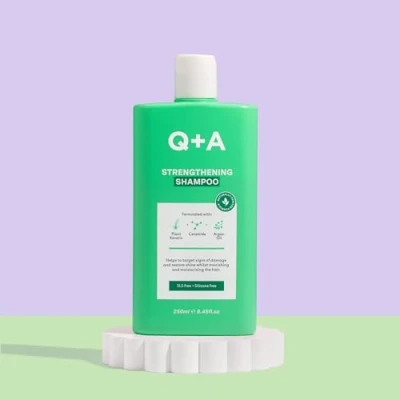 Afbeelding van Q+A Strengthening Shampoo 250 ml