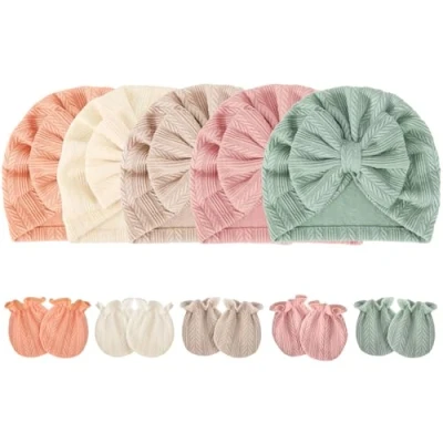 Afbeelding van DRESHOW Babymutsen en beschermende wanten van katoen, 5 stuks bijpassende cups paar krasbestendige handschoenen voor kinderen, baby&#039;s, meisjes jongens, 0 6 maanden, sets: bow hats &amp;