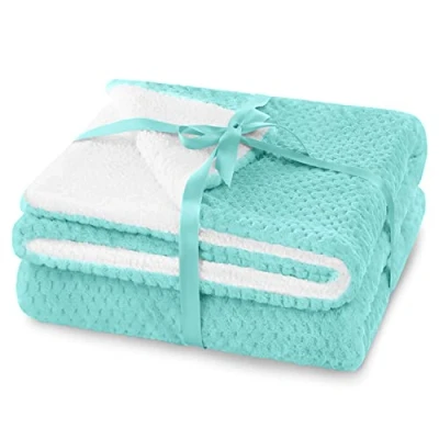 Afbeelding van AmeliaHome Knuffeldeken, 70 x 150 cm, Delicaat gewatteerd, lamsvacht look, Shleepy, turquoise