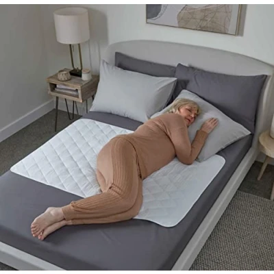 Afbeelding van GuardedSleep Waterdichte dekbedovertrek, afwasbaar beddengoed van premium kwaliteit, voor volwassenen of kinderen, met incontinentie; geschikt dubbele en eenpersoonsbedden; discreet wit.