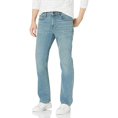 Image de Amazon Essentials Jean slim bootcut Men&#039;s, Bleu Clair Vintage, 32W / 31L