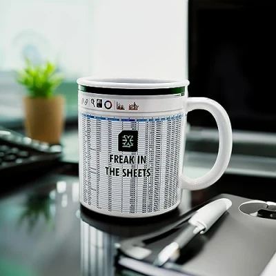 Afbeelding van Mad Monkey Freak in the Sheets mok Excel koffiemok voor spreadsheet fans