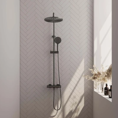 Afbeelding van Brauer gunmetal carving Regendoucheset opbouw hoofddouche 30cm glijstang handdouche rond 3 stand knoppen PVD geborsteld