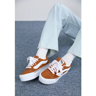 Afbeelding van Vans KNU Stack Skateschoenen, Dames, Maat: 39, Utility glazed ginger Veloursleer