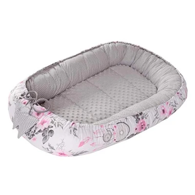 Afbeelding van Medi Partners Babybedverkleiner, cocon, 100 x 60 15 cm, 100% katoen, babynest voor pasgeborenen, kussen, deken, afneembaar inzetstuk (worstelaars en bloemen, grijs, minky)