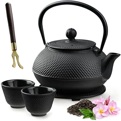 Afbeelding van KADAX Japanse gietijzeren theepot 850 ml, diameter 15 cm, met gaasfilter en robuust handvat, theeservies in stijl, traditionele ijzeren theepot, zwart