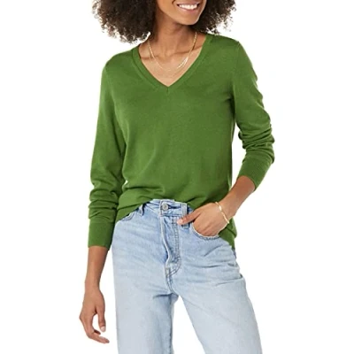 Image de Amazon Essentials Chandail léger à manches longues et col en V pour femme (disponible grande taille), vert, taille S