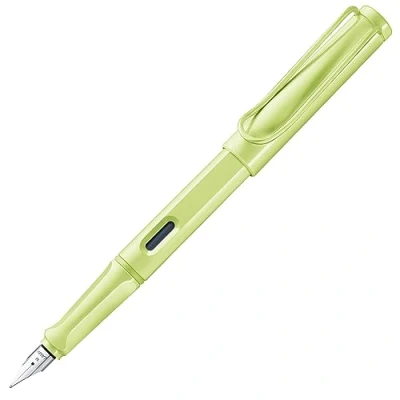 Afbeelding van Lamy safari springgreen Vulpen met ergonomische handgreep en gepolijste stalen veer in maat EF robuust kunststof ASA T 10 blauwe cartridge rechtshandig