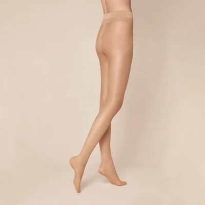 Afbeelding van Kunert dames Fresh Up panty in 10 denier de kleur Donkerbeige, maat: 38/40