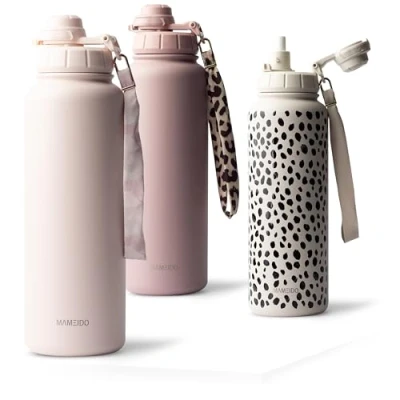 Afbeelding van MAMEIDO Thermosfles met rietje, 700 ml, BPA vrije roestvrijstalen thermosfles, lekvrije drinkfles en draaggreep, waterfles (Blush Kissed, 0,7 l)