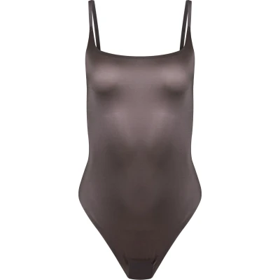 Afbeelding van MAGIC Bodyfashion dames Gloss Scoop body naadloze corrigerende in de kleur Taupe, maat: XXL