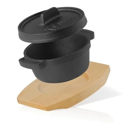 Afbeelding van BBQ Toro Mini Dutch Oven (1 stuk), Ø 11 cm, gietijzeren serveerpot met houten onderzetter, al ingebrand preseasoned, kookpan, kleine braadpan, pan