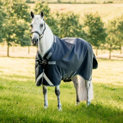 Image de Rambo by Horseware Chemise Turnout 1680D 0g Bleu marine/Gris orage/ArgentVendu par Agradi