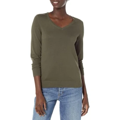 Image de Amazon Essentials Chandail léger à manches longues et col en V pour femme (disponible grande taille), olive foncé chiné, taille XS
