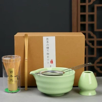 Afbeelding van 5 delige matcha set met bezem en accessoires, theeset zeef, bamboe bezemhouder, lepel schaal, perfect voor liefhebbers