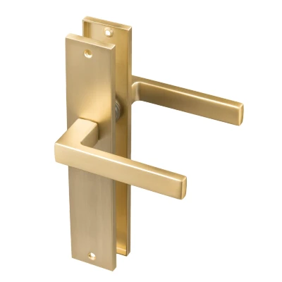 Afbeelding van Ostiumhome® Alassio Deurklink op schild Deurbeslag 245 mm Geschikt voor binnendeuren Mat goud