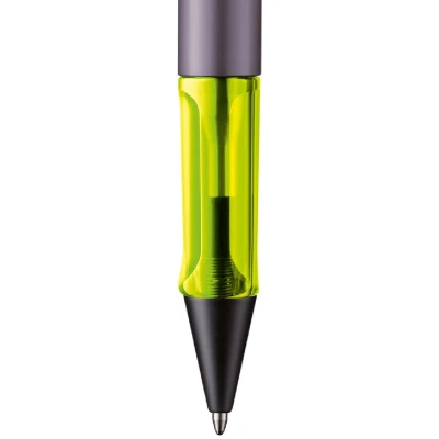 Afbeelding van Lamy AL star aubergine Balpen met transparante en ergonomische handgreep lichte aluminium behuizing M 16 vulling medium punt grote inhoud in zwart