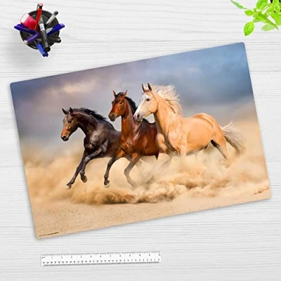 Afbeelding van bureauonderlegger voor kinderen en volwassenen, drie paarden, van hoogwaardig vinyl (kunststof), 60 x 40 cm, antislip betere bescherming, Made in Germany