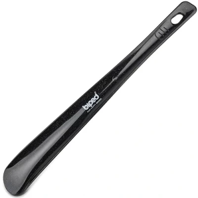 Afbeelding van Kunststof schoenlepel 35 cm met ophangoog z1555 (zwart)